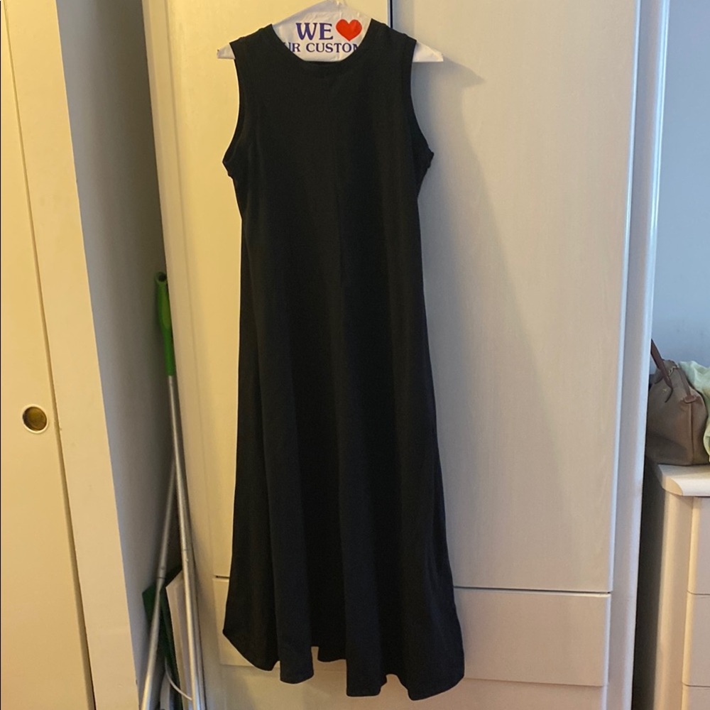 Tahari Black Sleeveless Dress